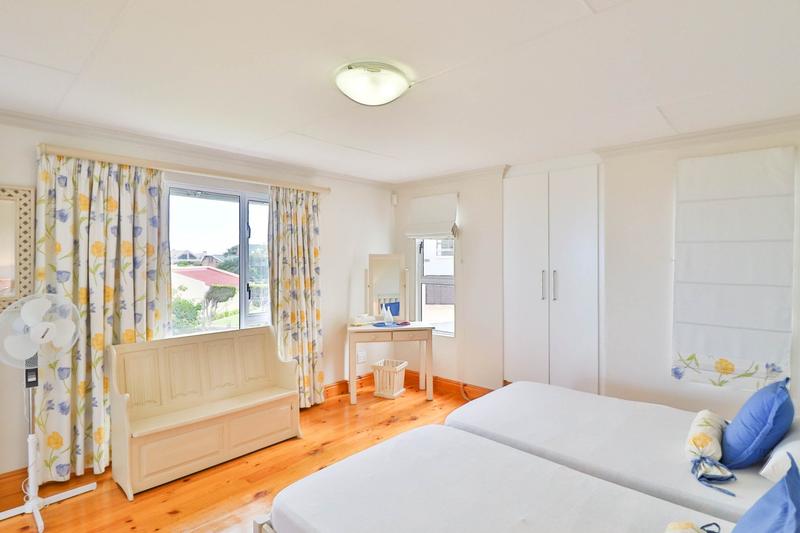 4 Bedroom Property for Sale in Outeniqua Strand Western Cape